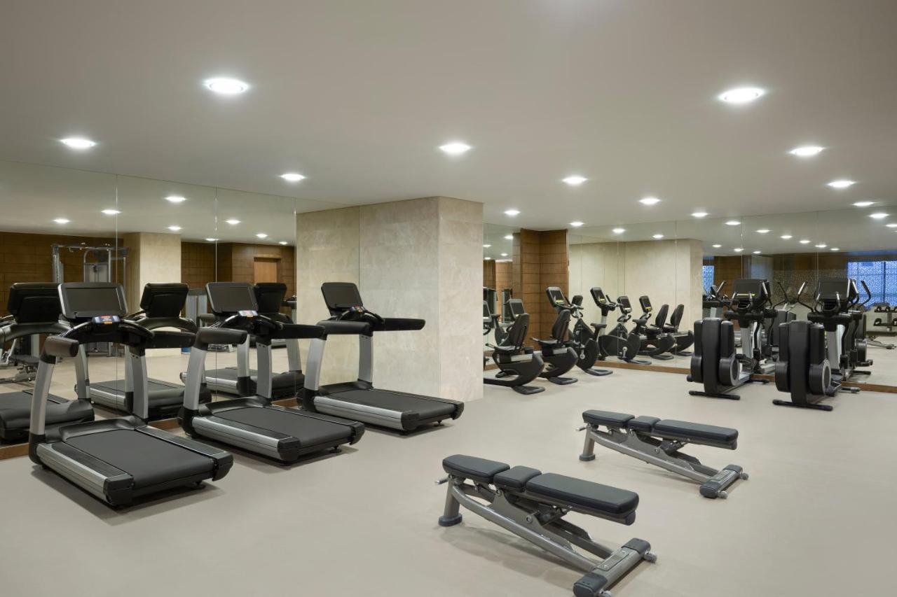 Grand Hyatt Al Khobar Hotel And Residences Esterno foto The gym at the hotel