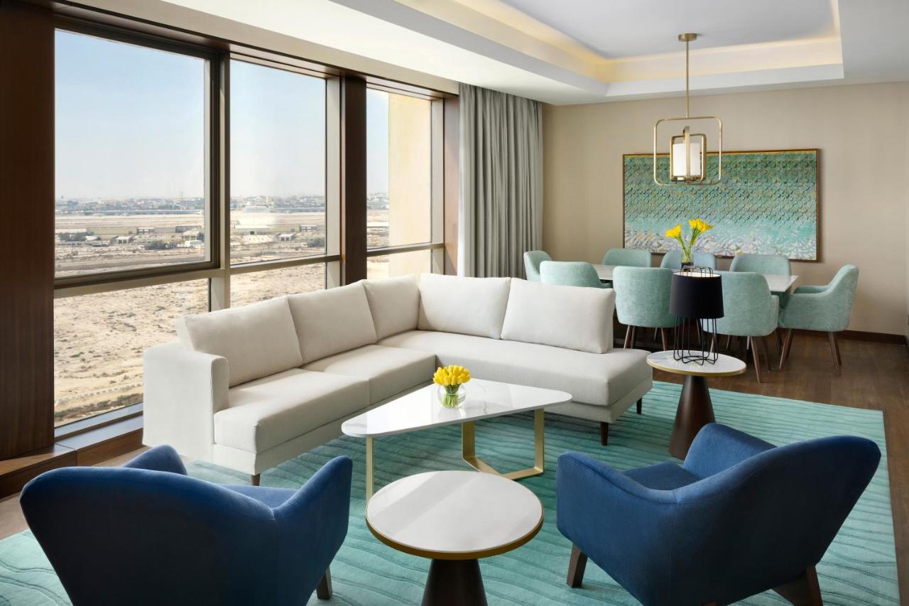 Grand Hyatt Al Khobar Hotel And Residences Esterno foto A suite at the hotel