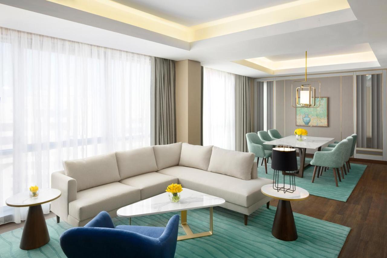 Grand Hyatt Al Khobar Hotel And Residences Esterno foto A suite at the hotel