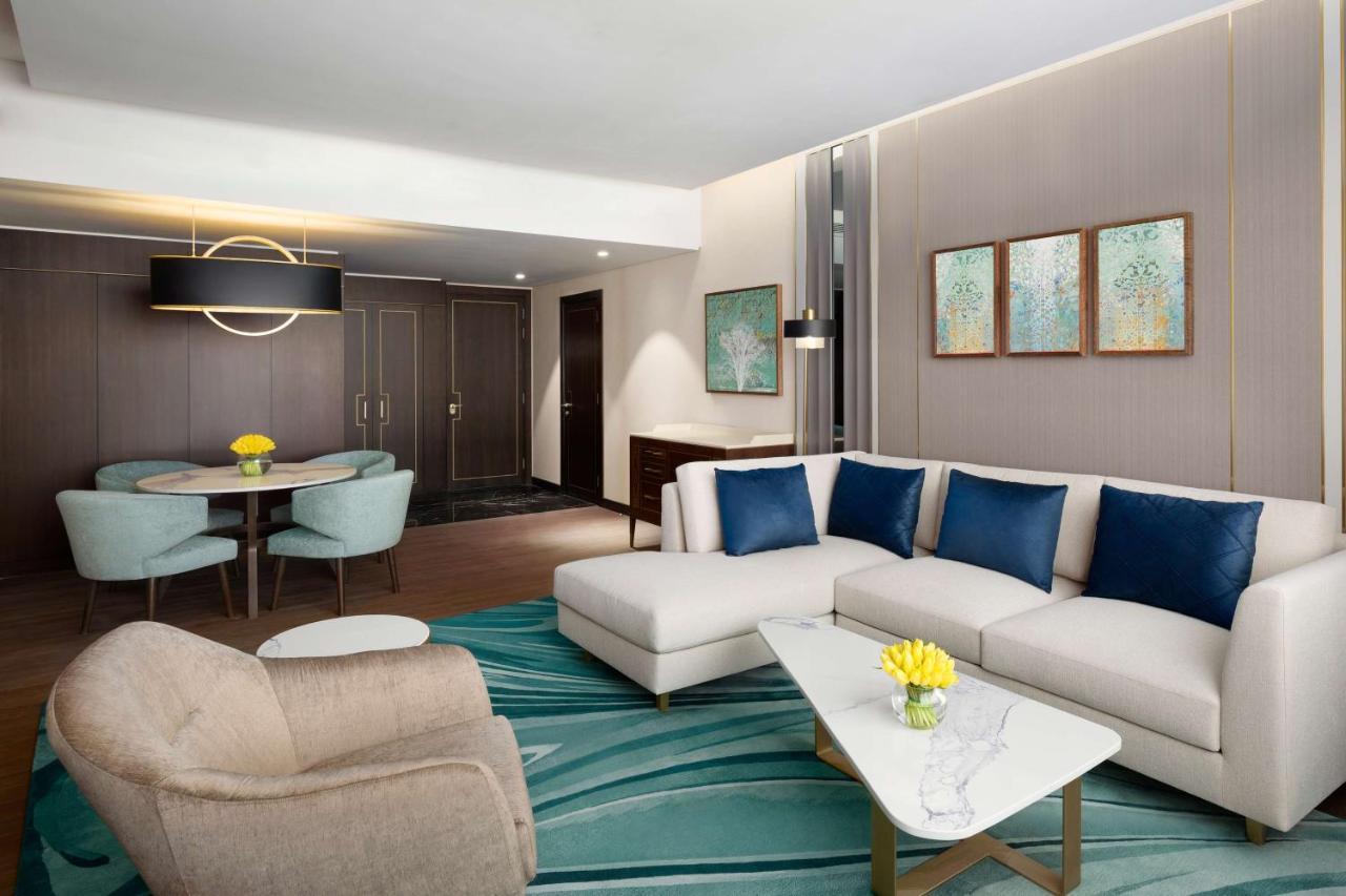 Grand Hyatt Al Khobar Hotel And Residences Esterno foto A suite at the hotel